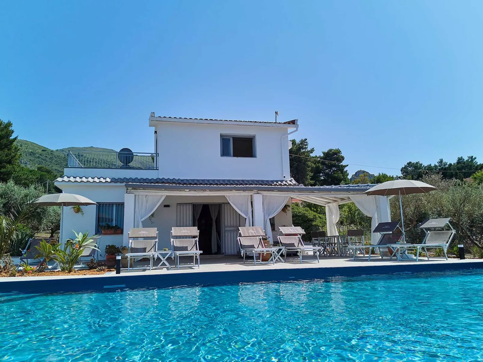 Charming Villa Antonella with pool and sea view - Dehors