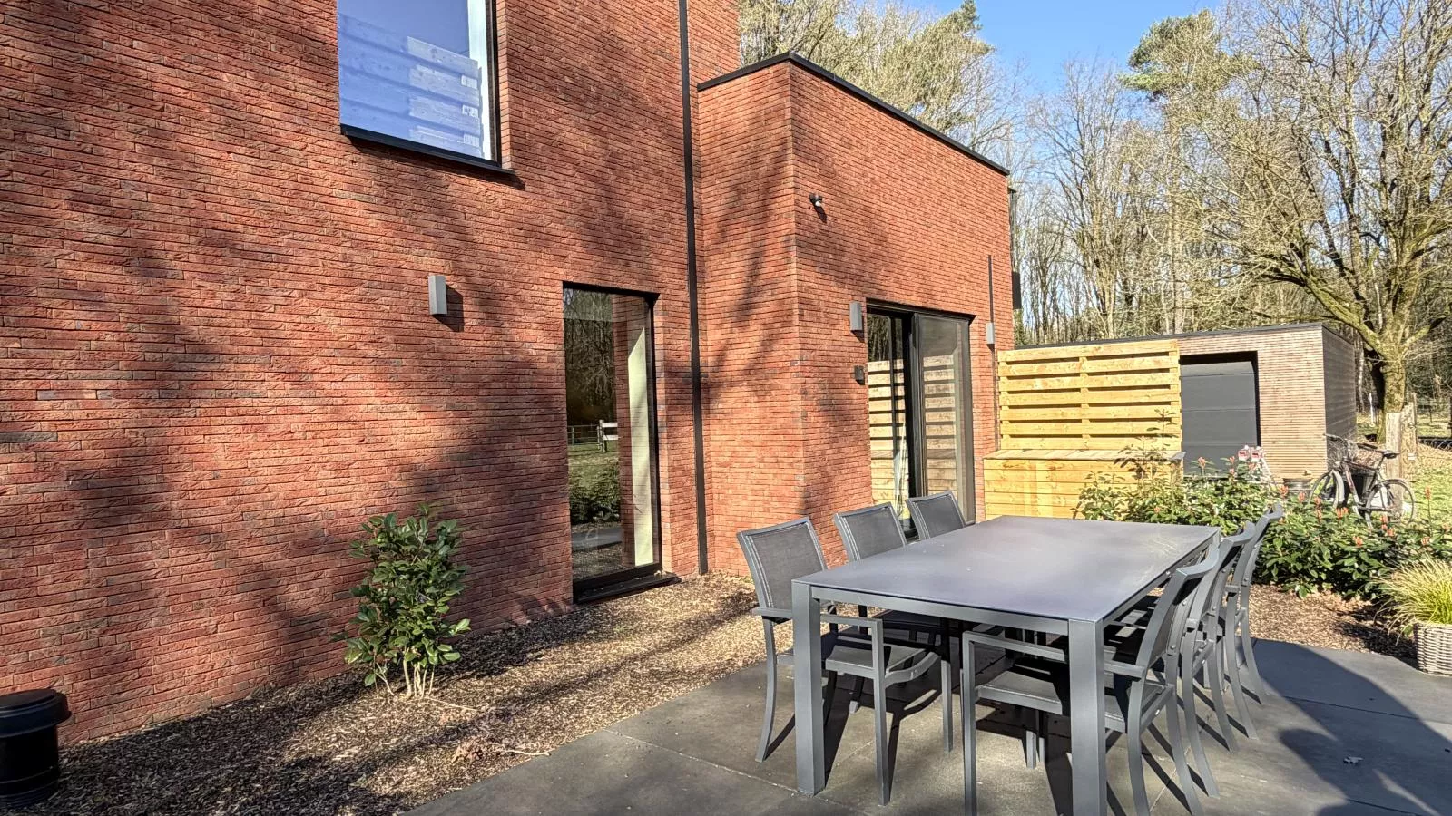 Huus 16 - Außenbereich Sommer