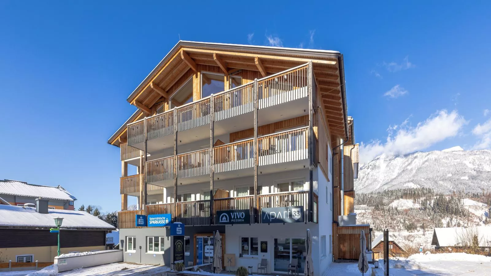 Apart33 Top 1-23 - Exterior in winter