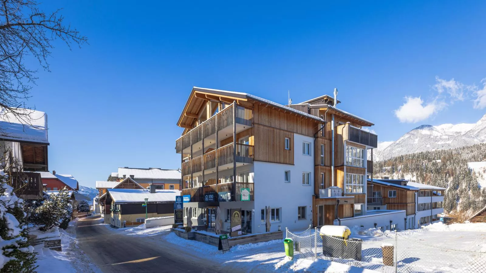 Apart33 Top 1-29 - Exterior in winter