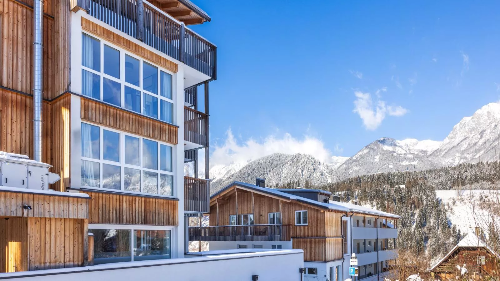 Apart33 Top 1-23 - Exterior in winter