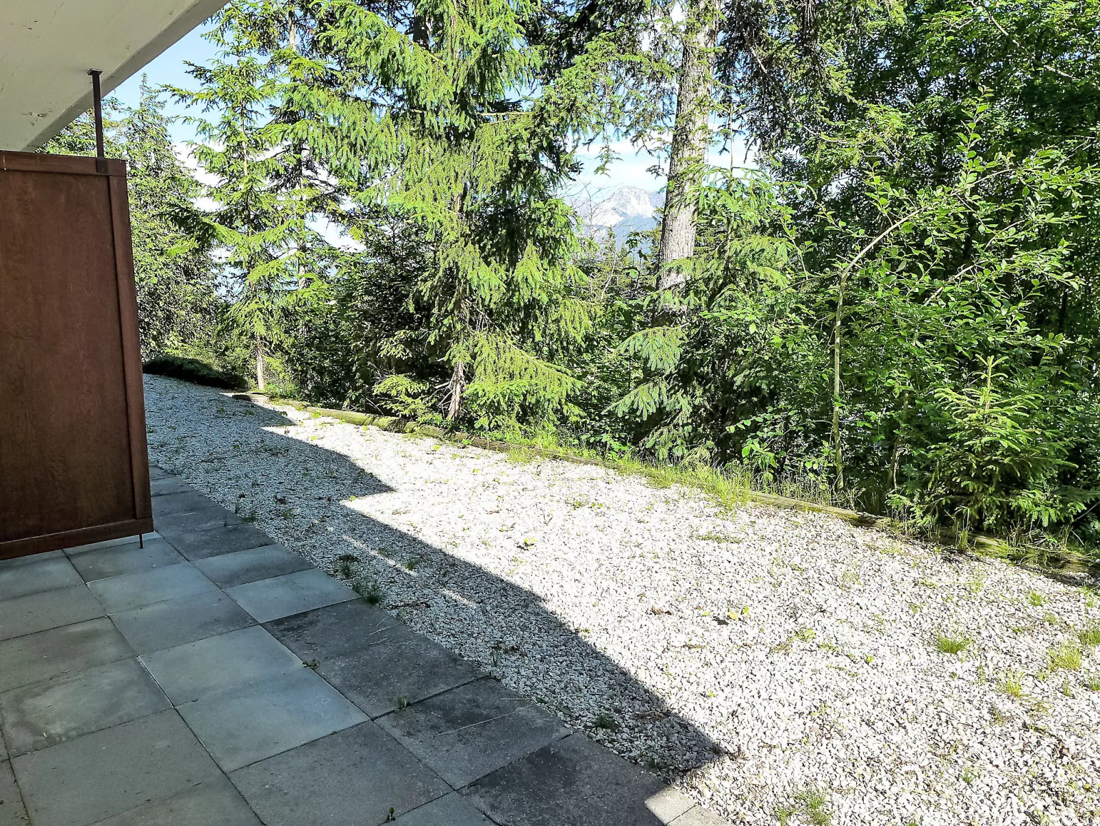 Andrea B15 - Outside