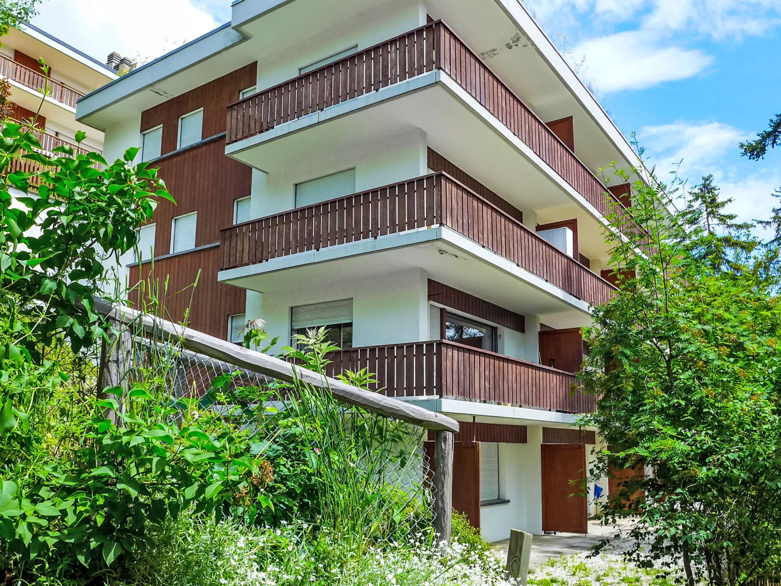 Andrea B15 - Outside