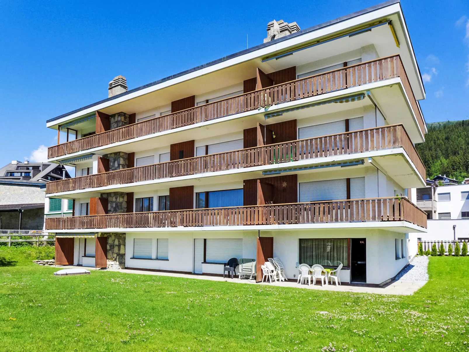 Andrea B15 - Outside