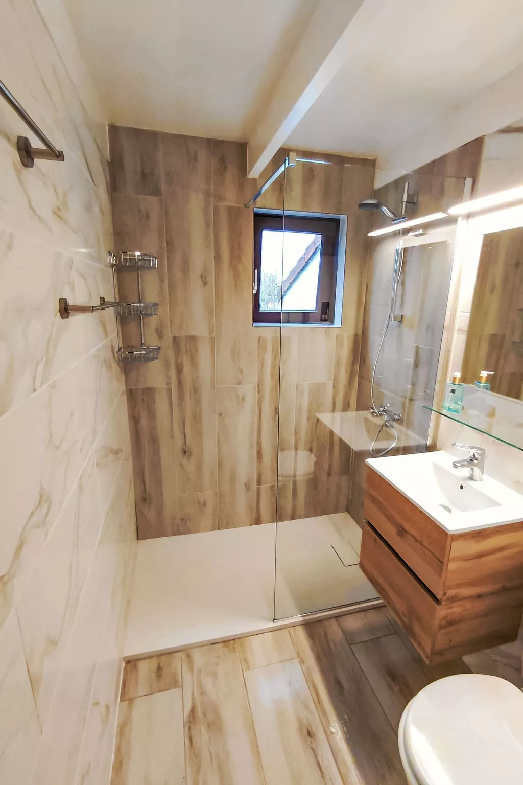 Polderhuis 9 parking and shared pool - Drinnen