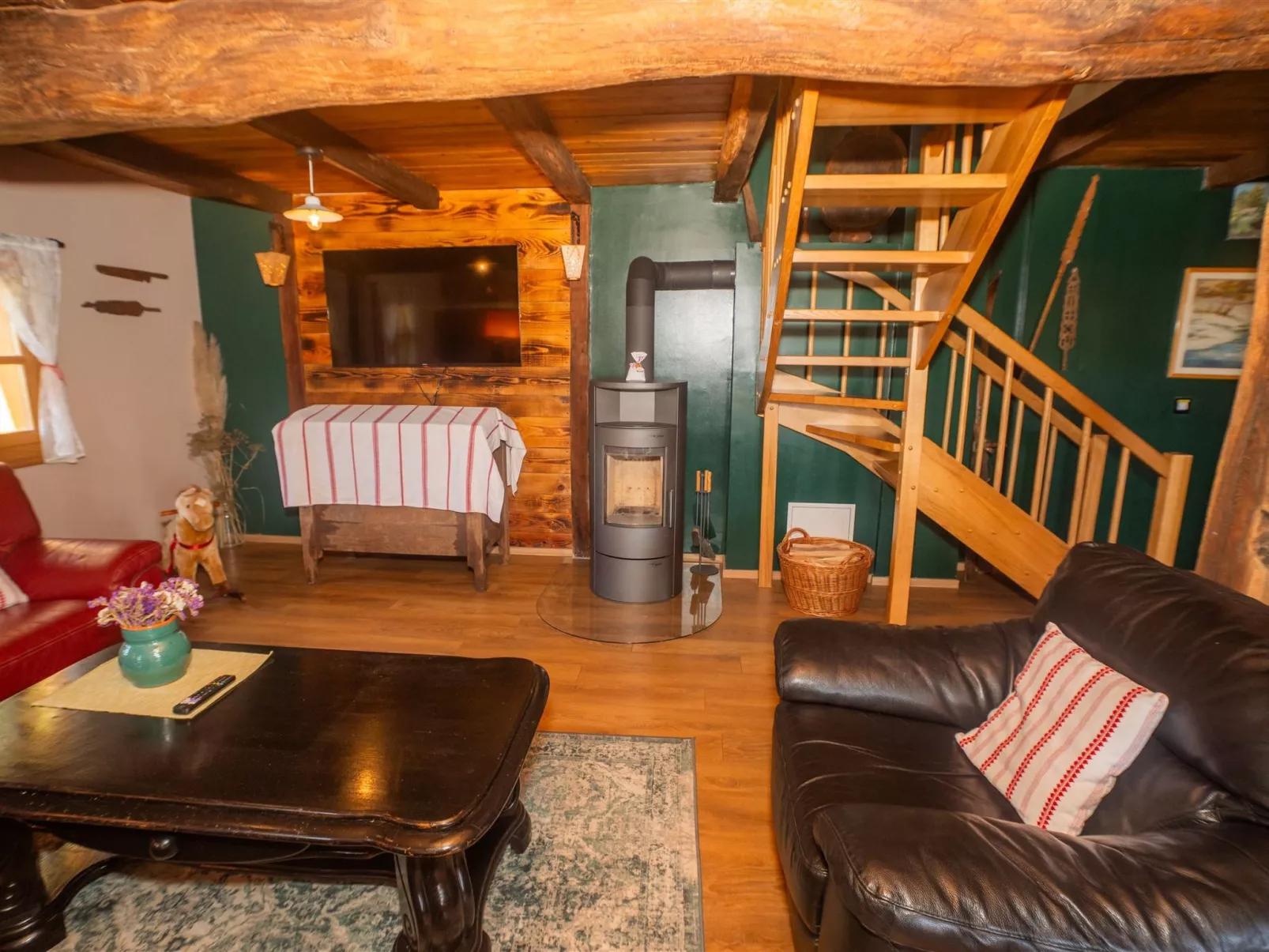 House Tri srca - Inside