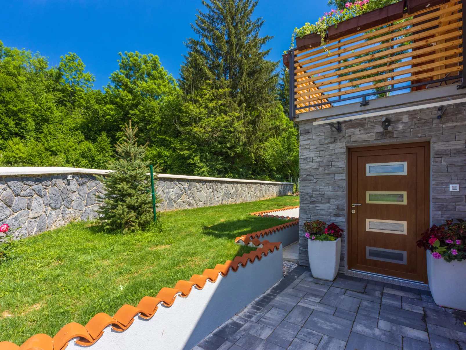 House Mali Medo - Dehors