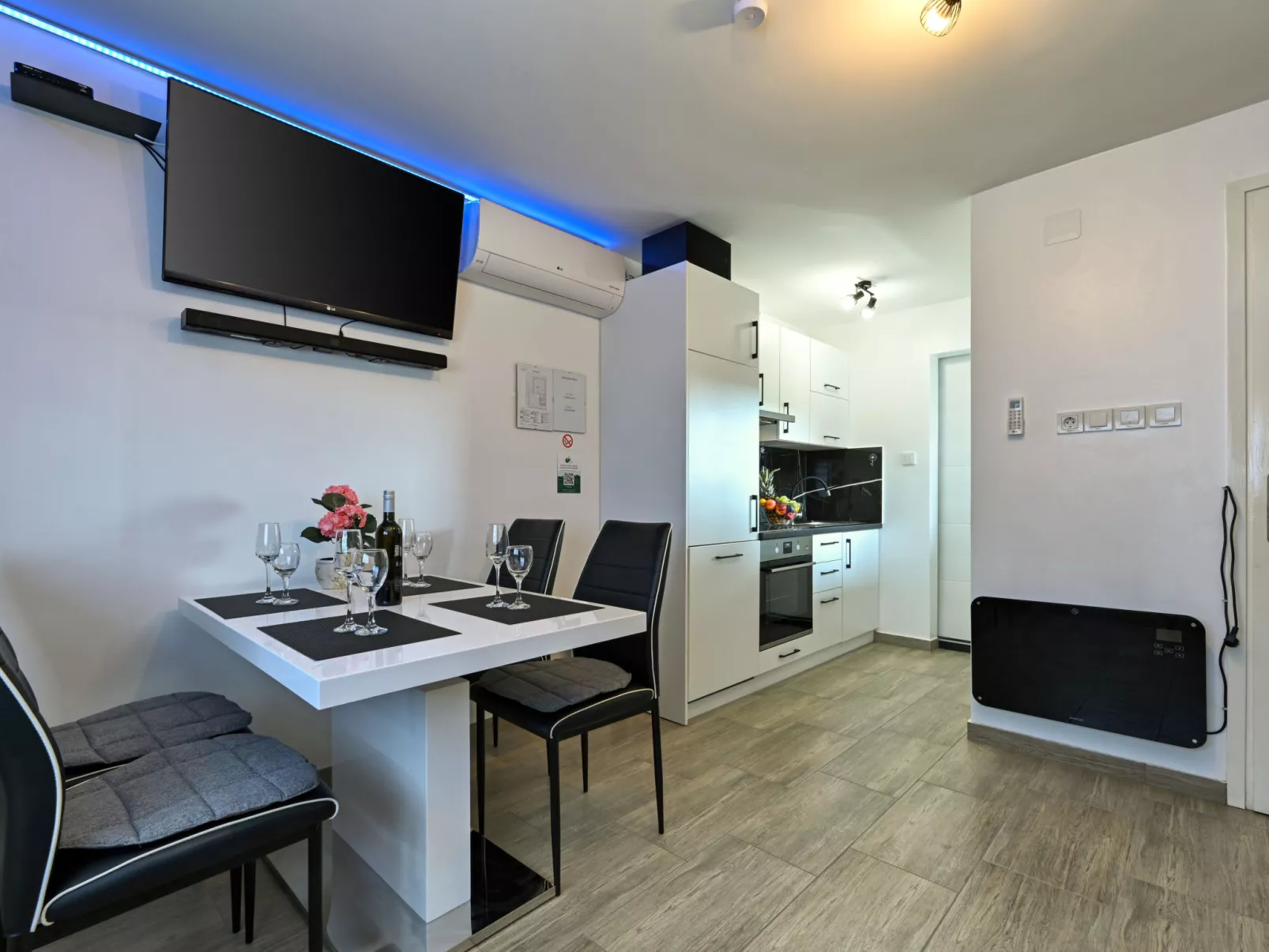 House View&Wine - Drinnen