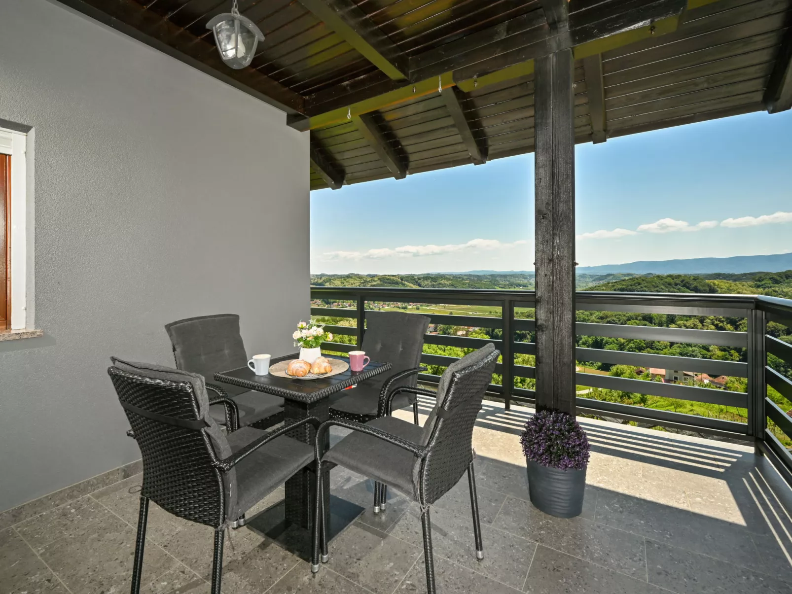 House View&Wine - Draußen