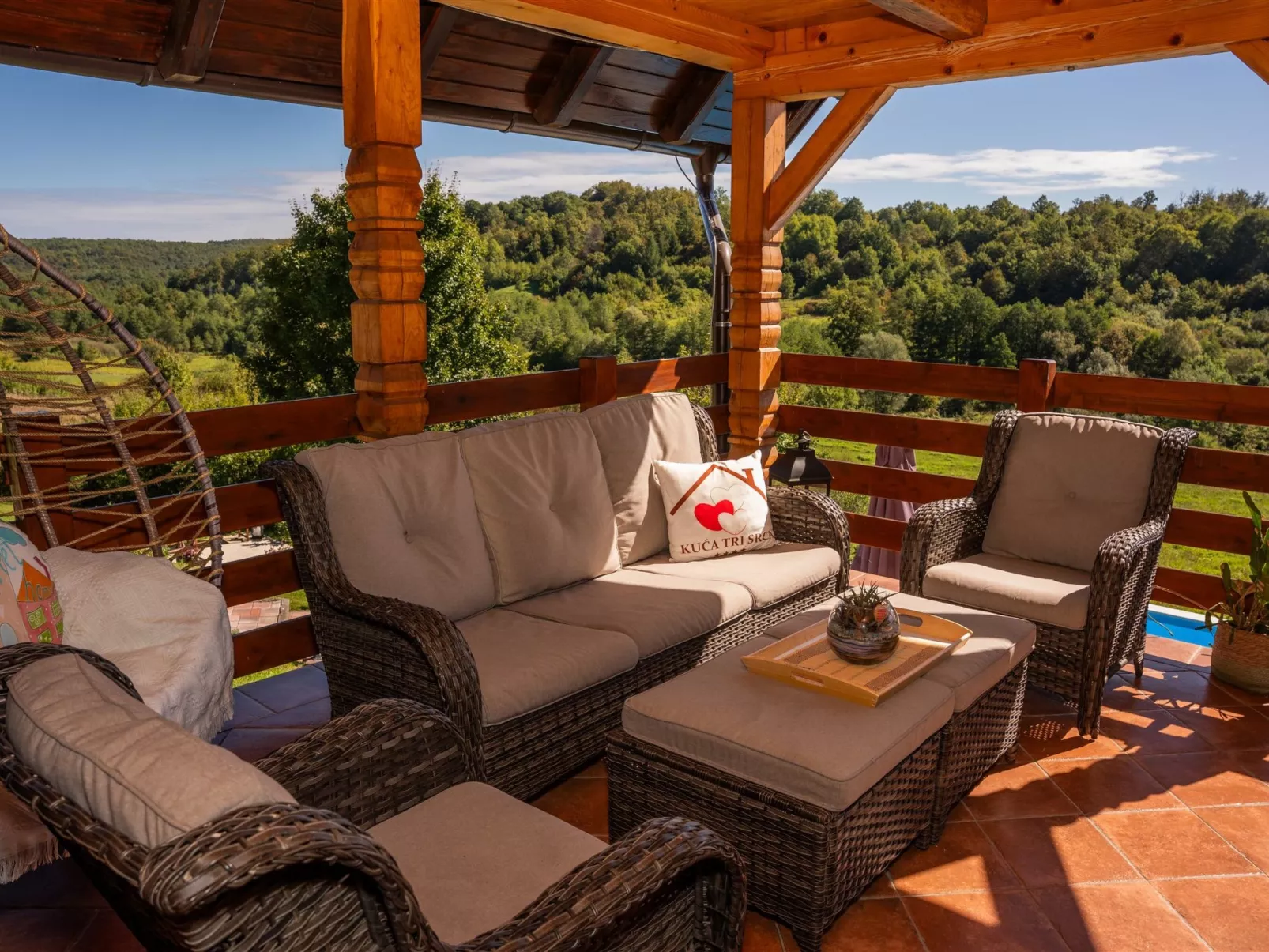 House Tri srca - Inside