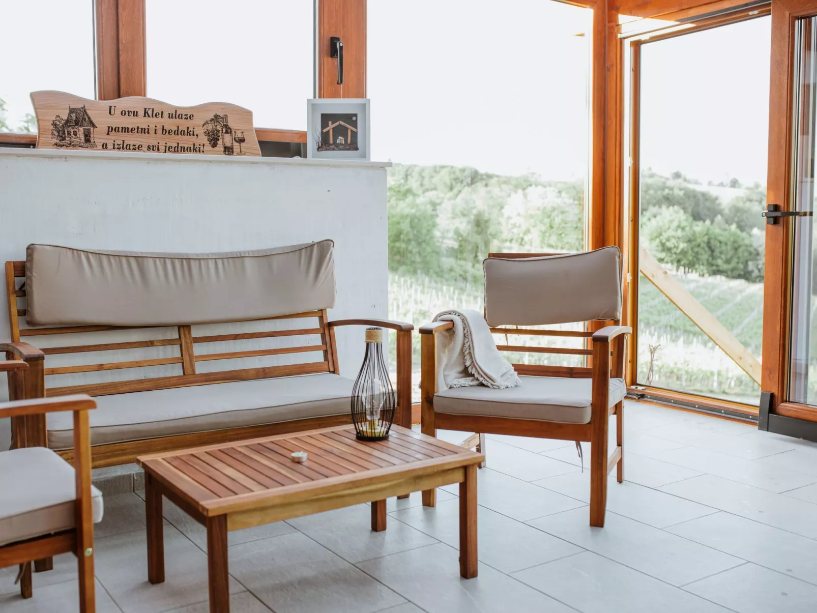 House The View - Inside