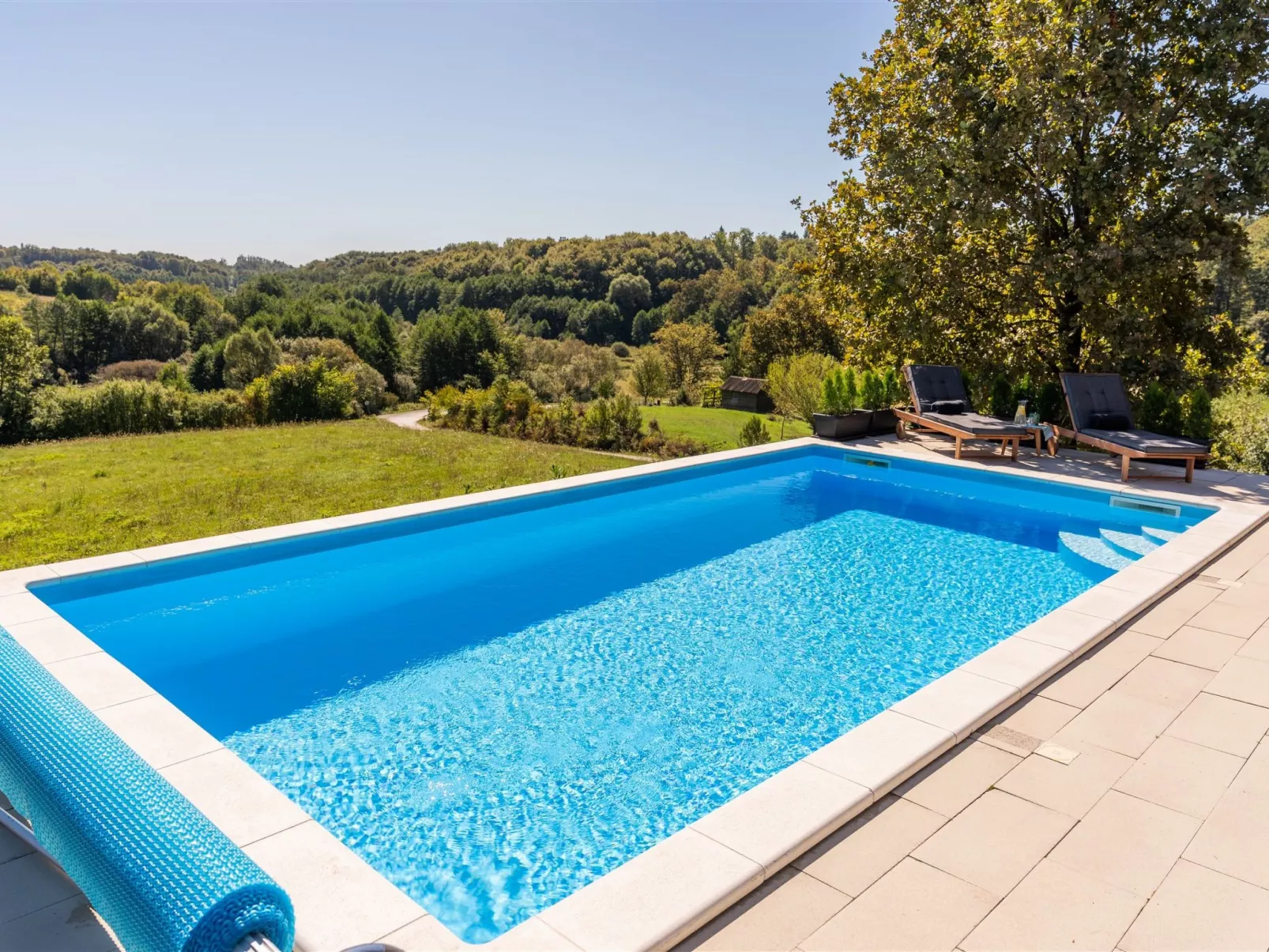 House Tri srca - Outside