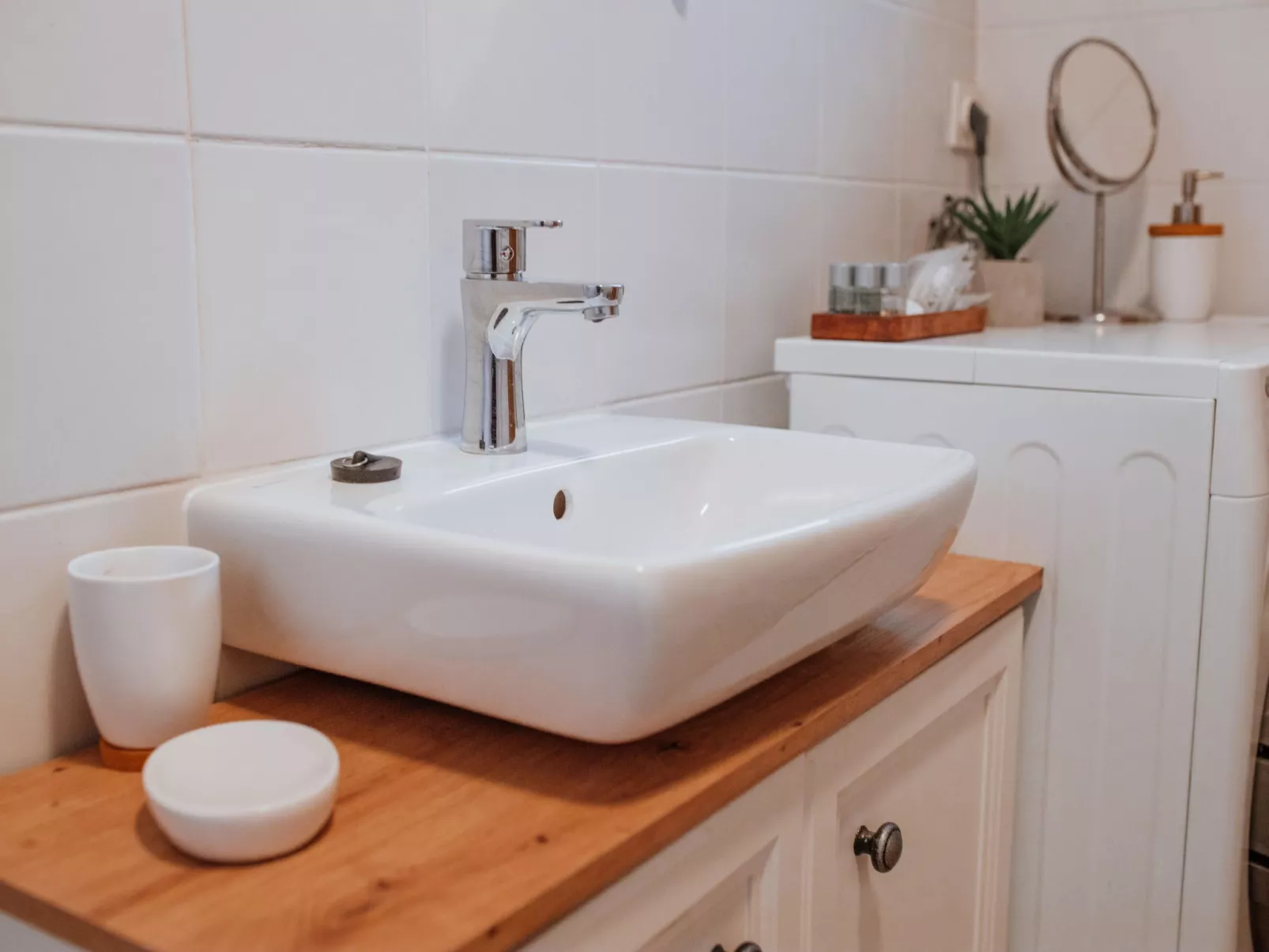 House The View - Inside