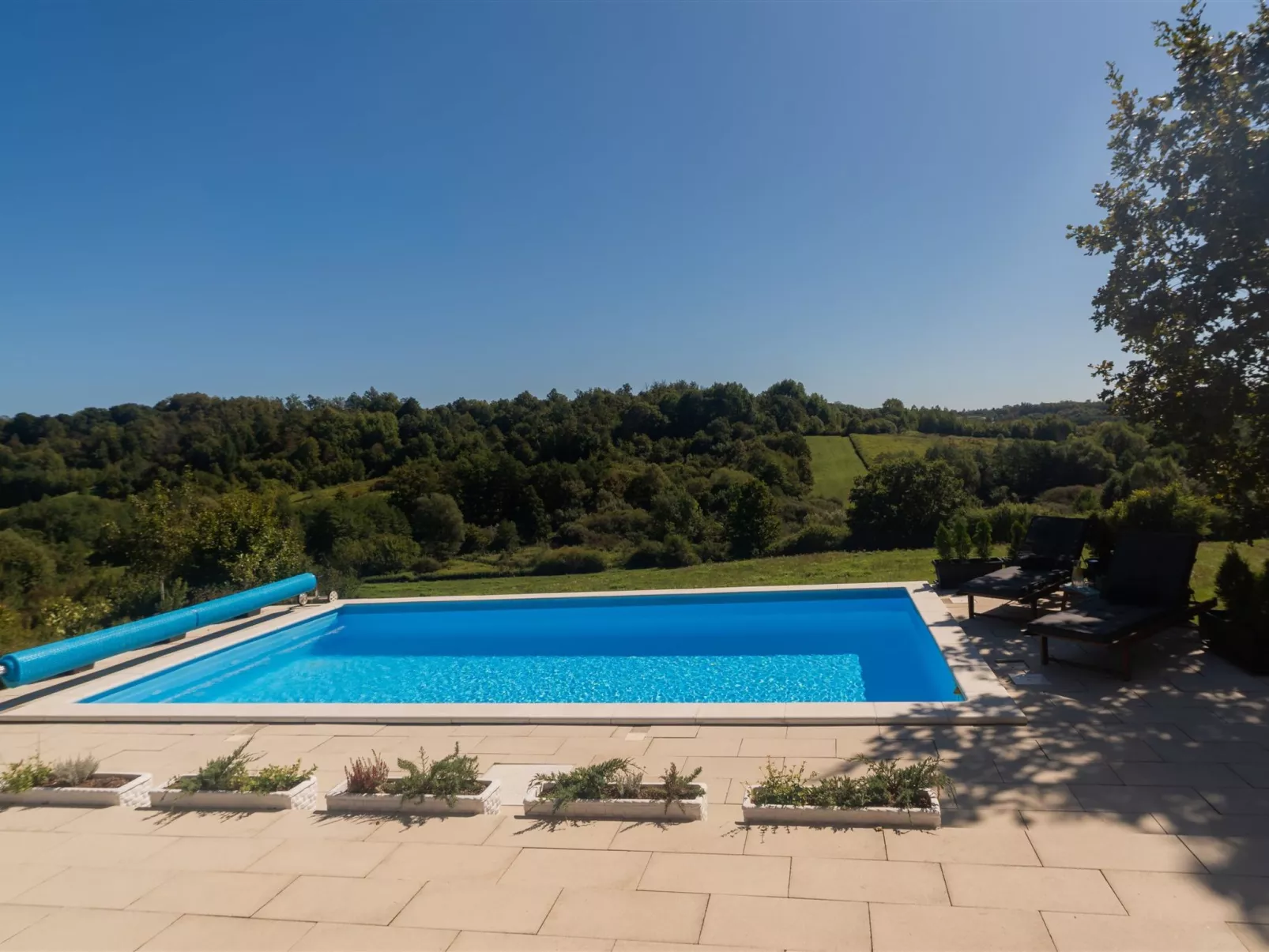 House Tri srca - Outside