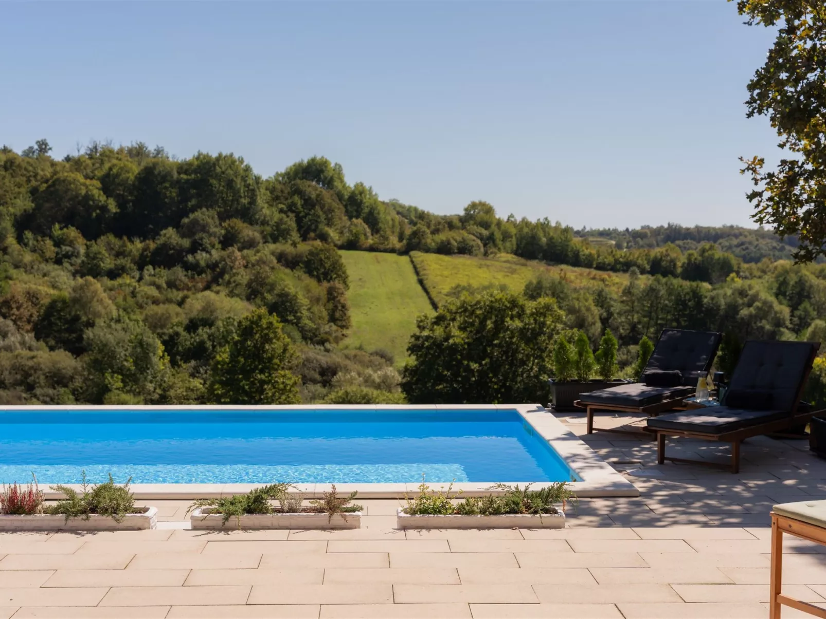 House Tri srca - Outside