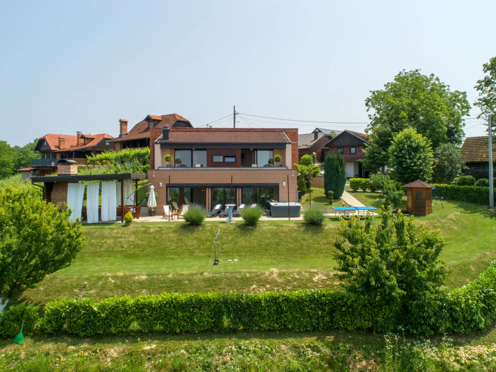 Divinus Holiday House - Dehors