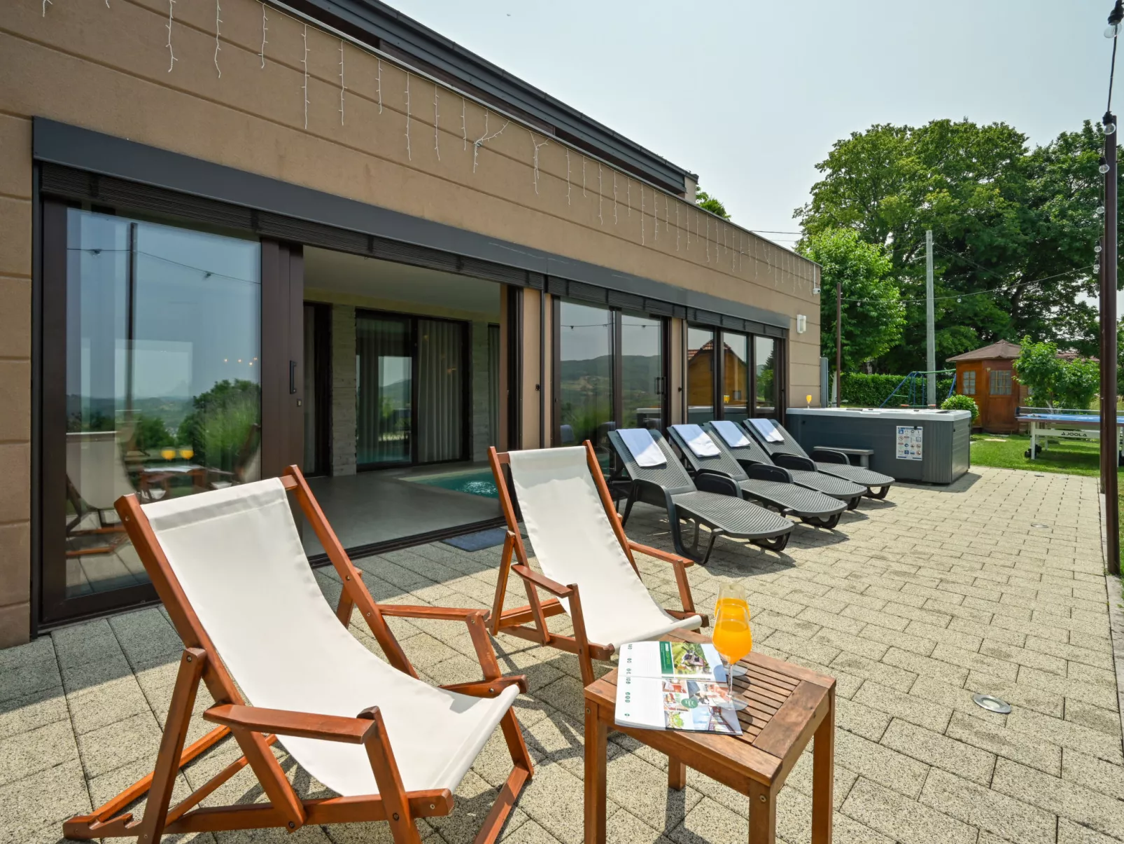 Divinus Holiday House - Dehors