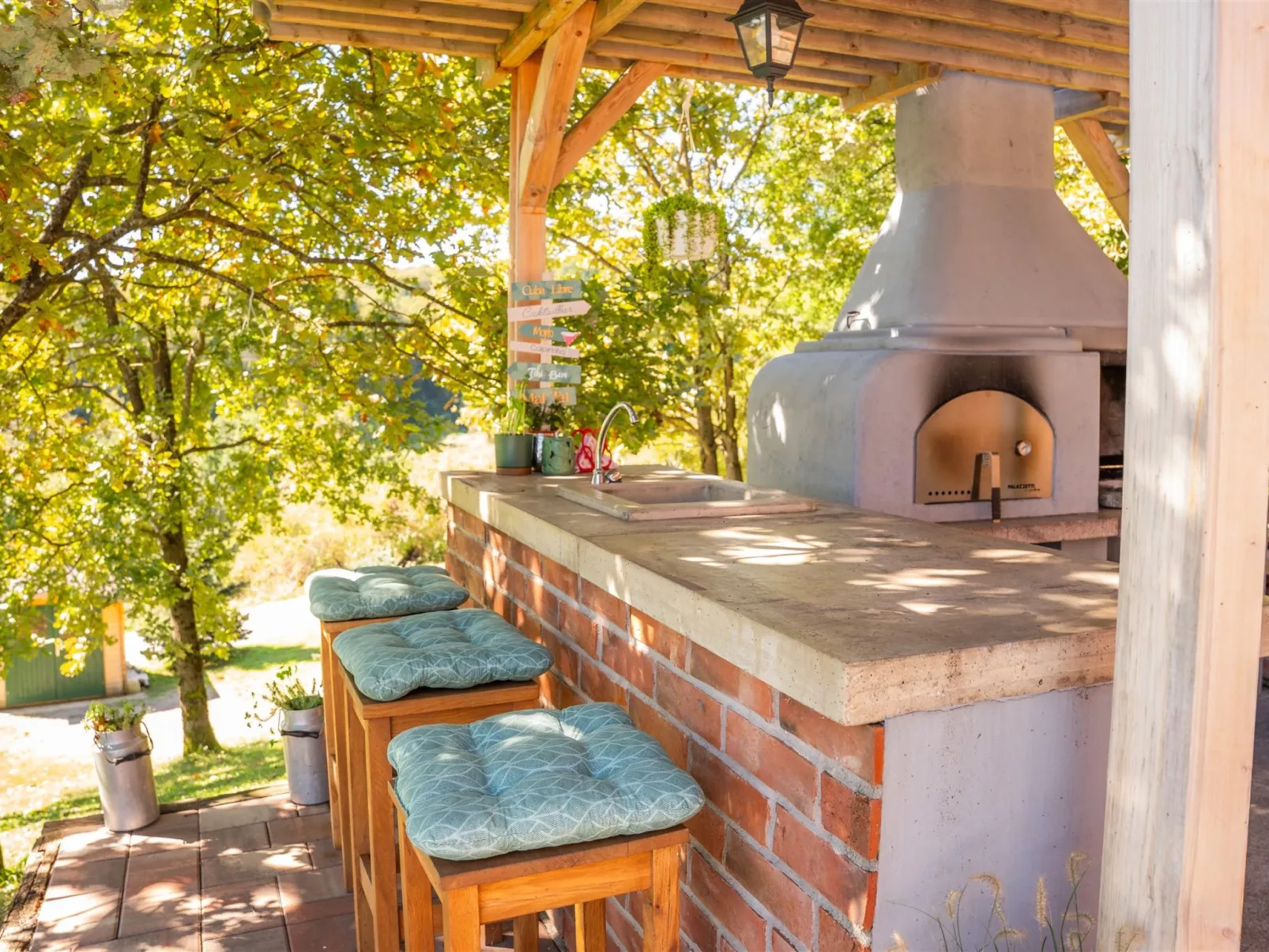 House Tri srca - Outside