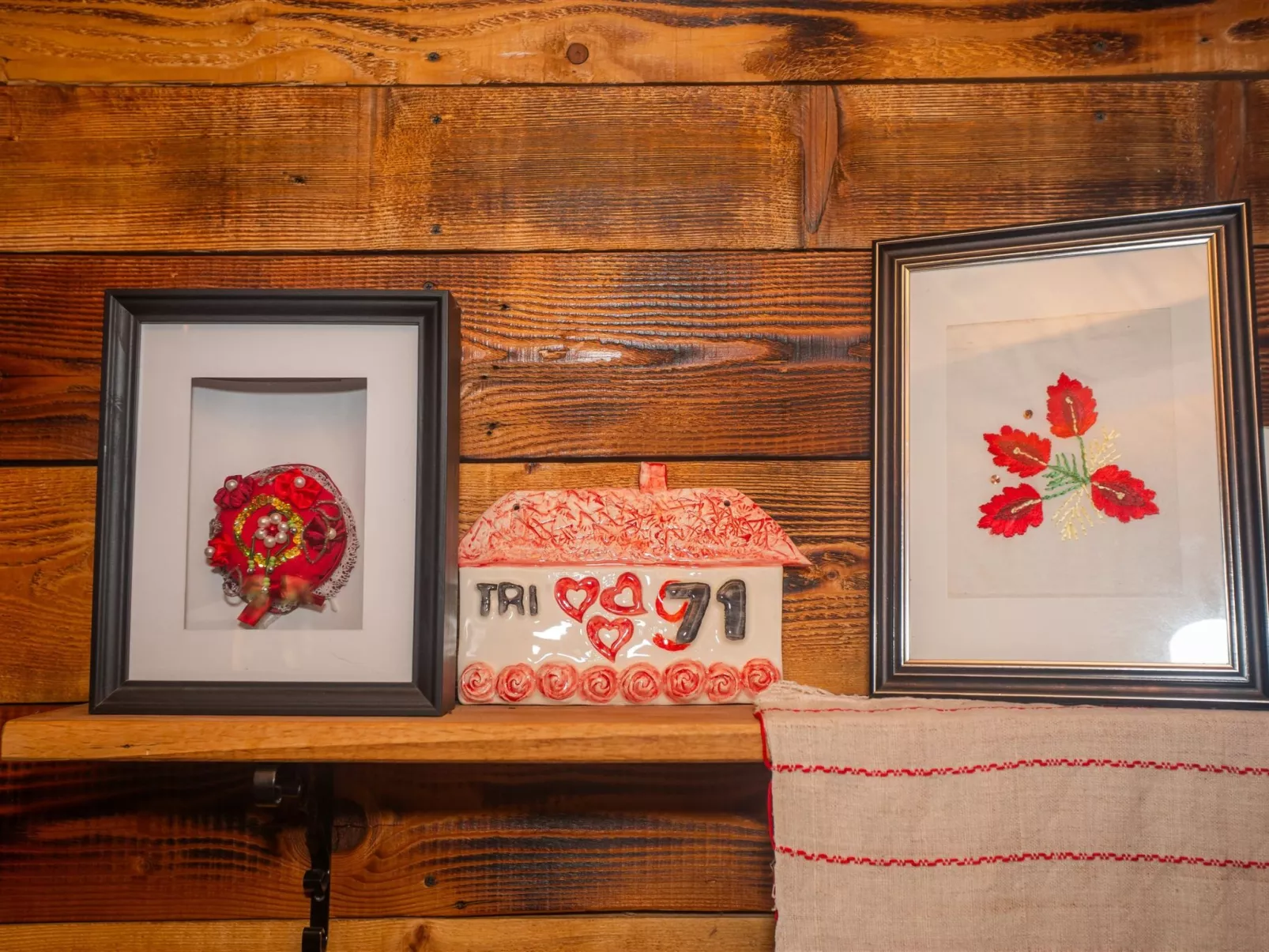 House Tri srca - Inside