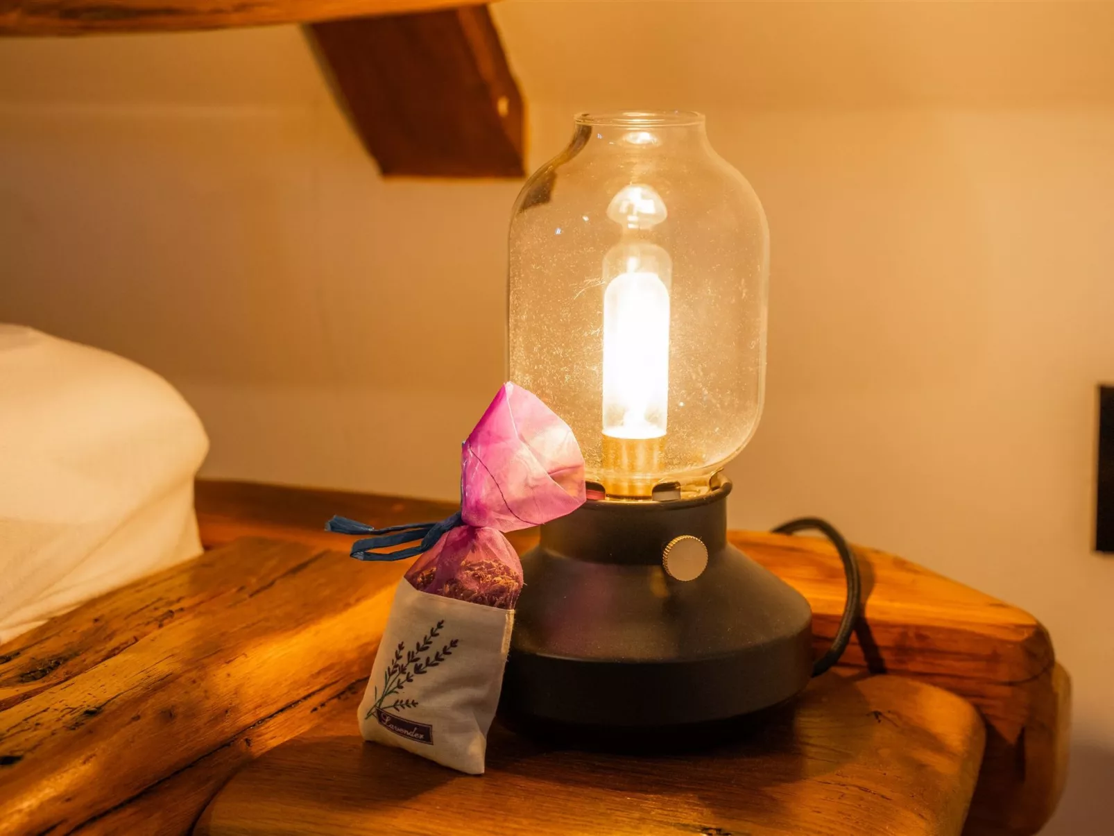 House Tri srca - Inside