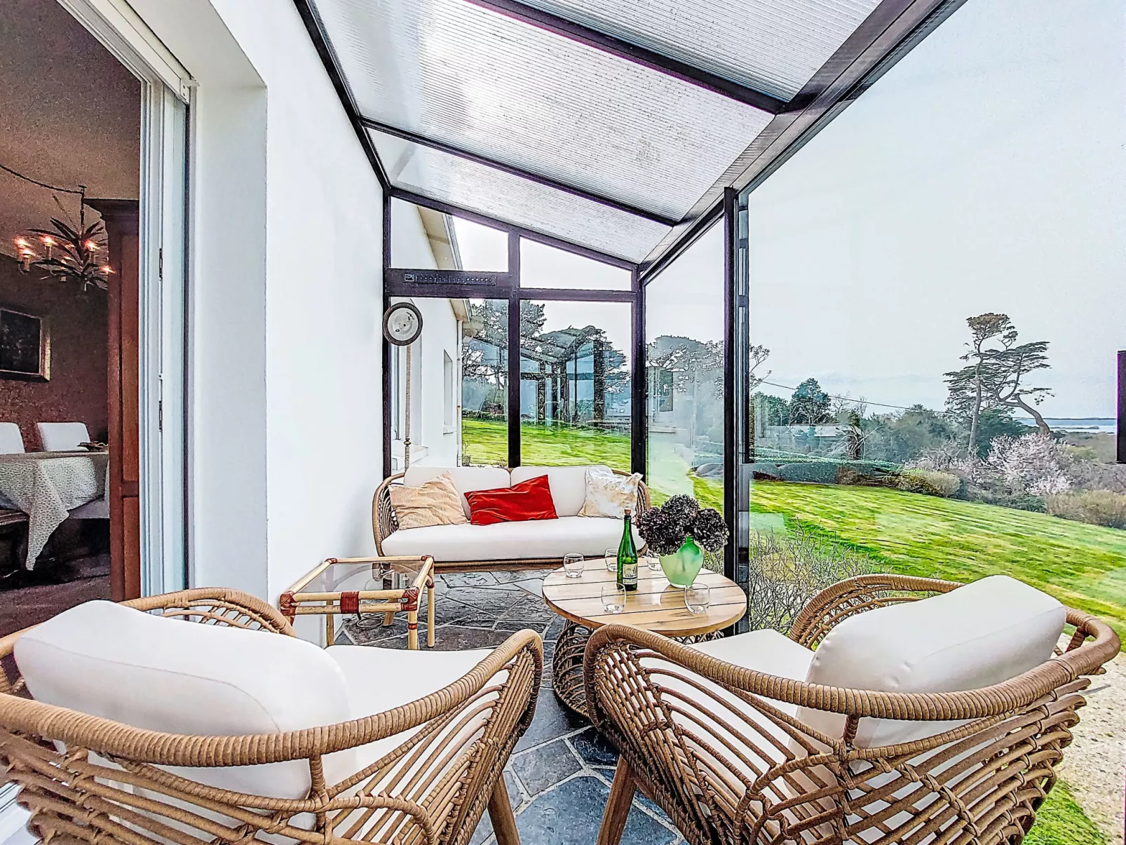 La Rotonde - Outside