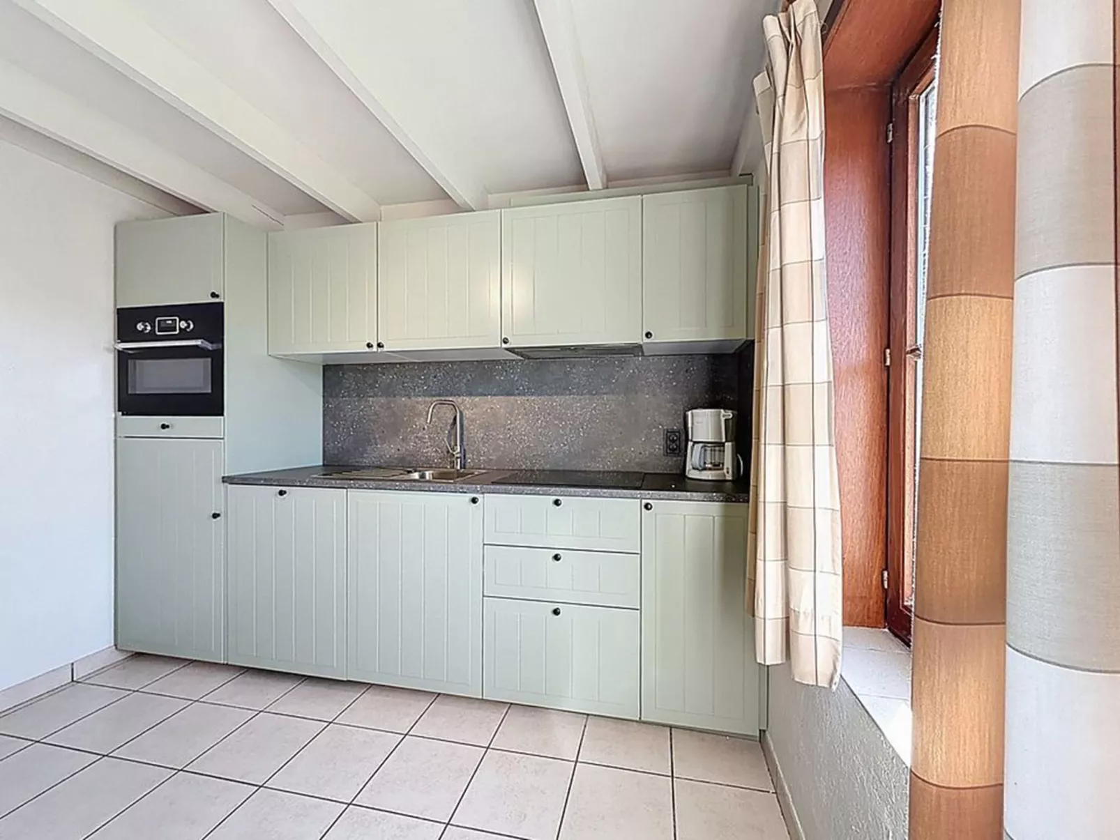 Fabiola with parking & garden - Dedans