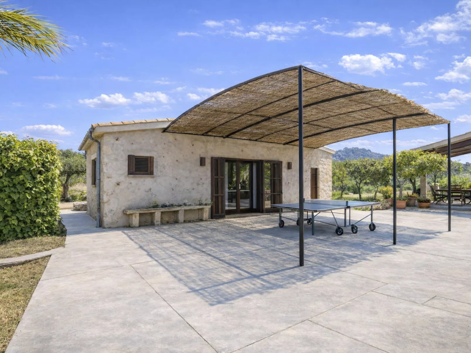 Cas Ciutada - Outside