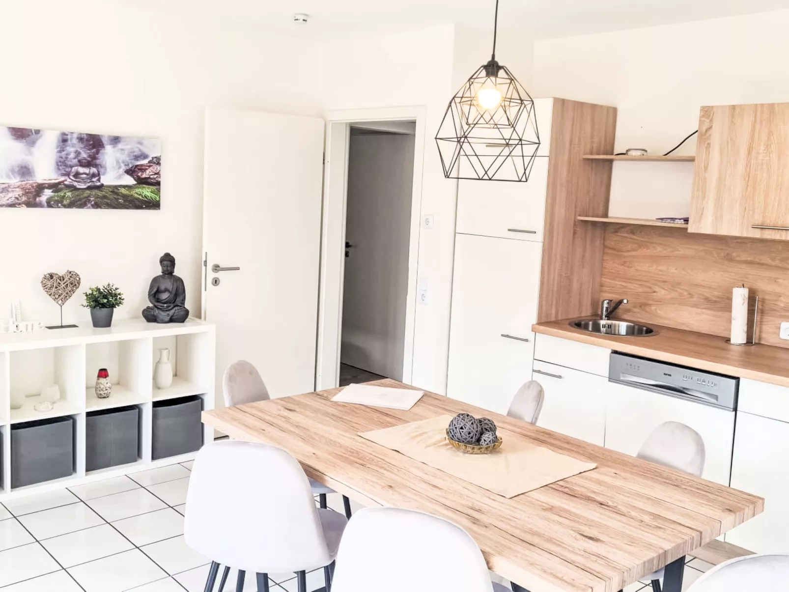 Schwesterchen - Inside