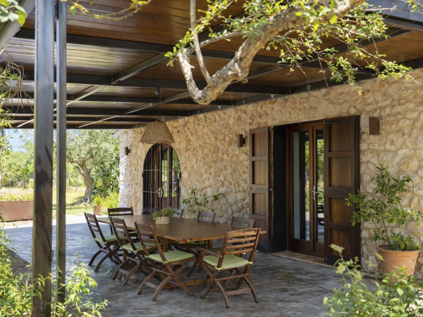 Cas Ciutada - Outside