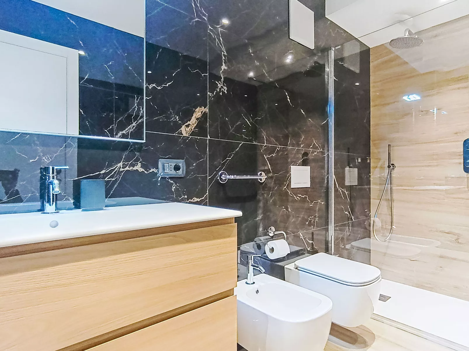 Garda Oasis and Horizon - Inside