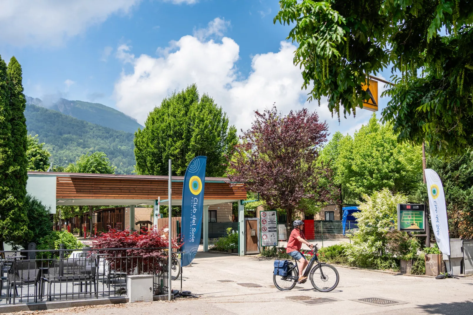 Caldonazzo Family Collection - LODGE SUPERIOR max occ 4 adults  1 child 999 - Hall & reception