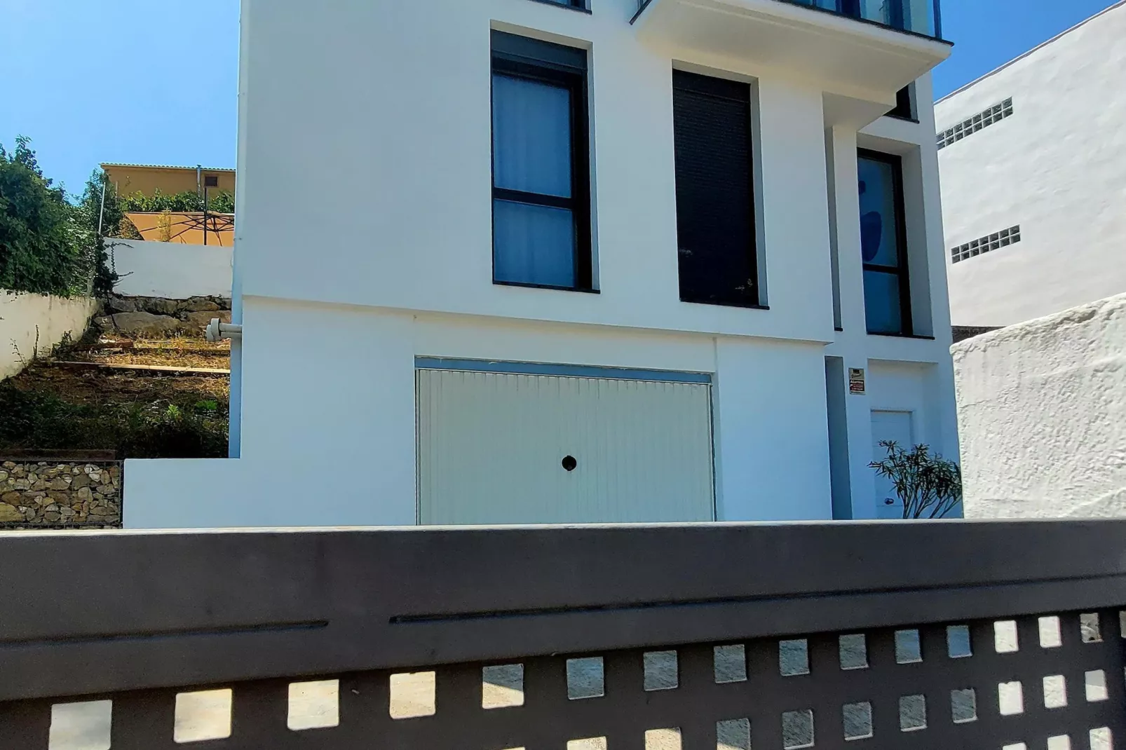 Villa con hermosa piscina cerca de Sitges - Außenbereich Sommer