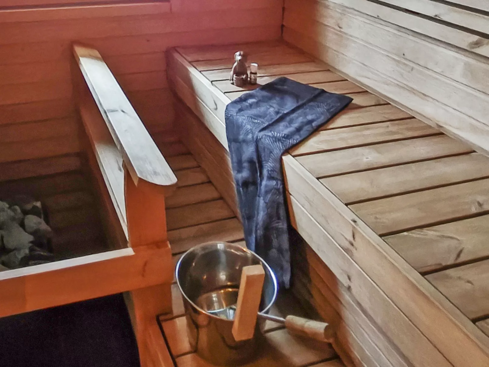 Ihtingin koskikara - Dedans