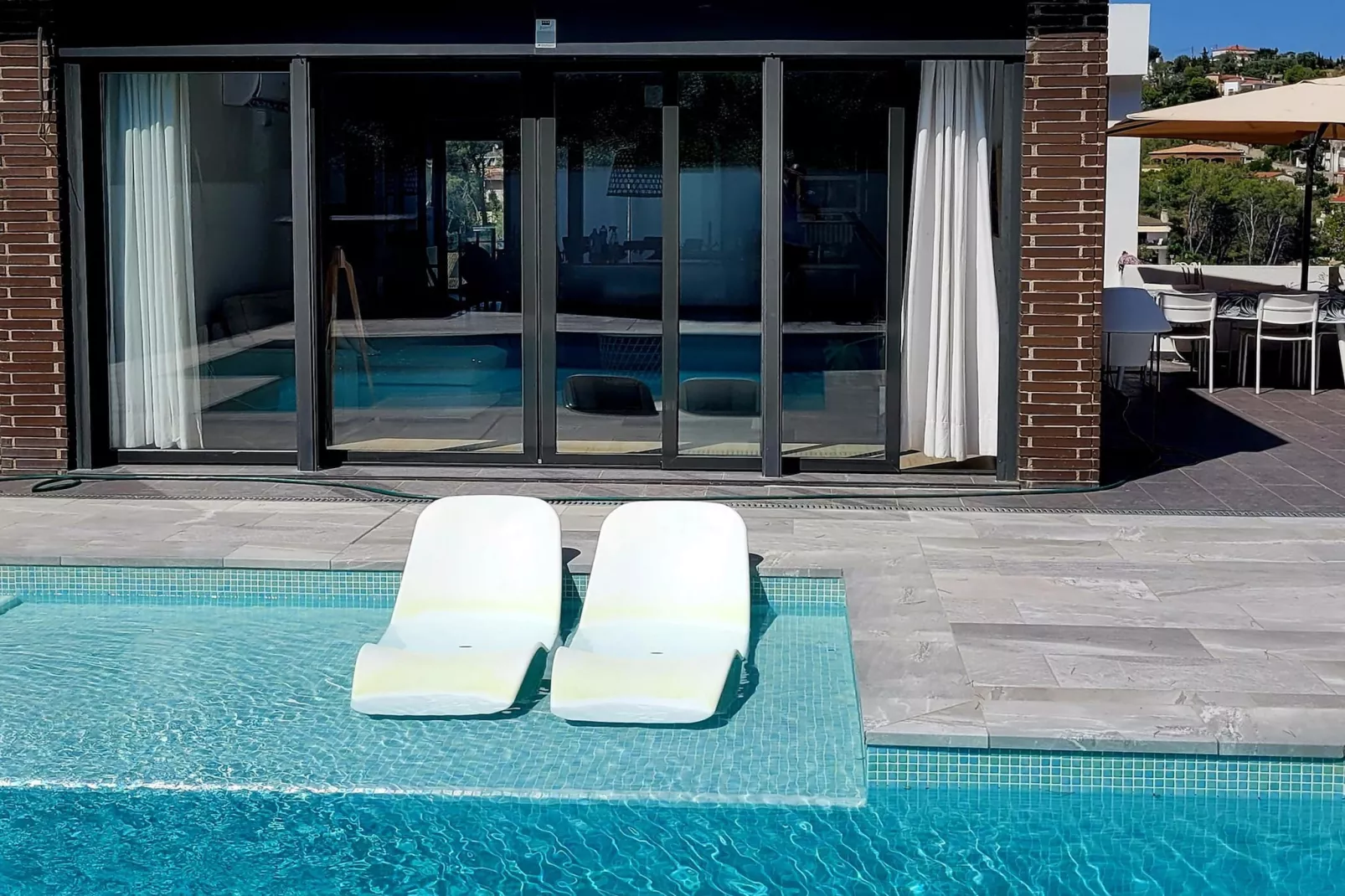 Villa con hermosa piscina cerca de Sitges - Schwimmbad