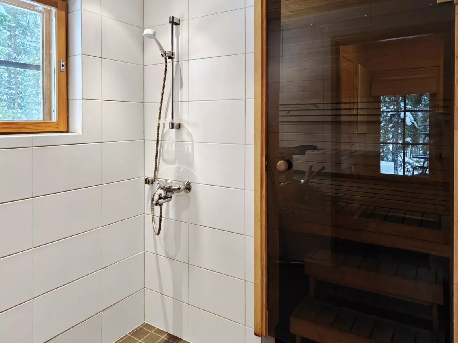 Ihtingin koskikara - Dedans