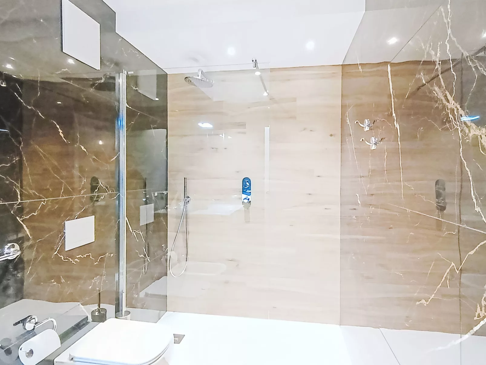 Garda Oasis - Inside