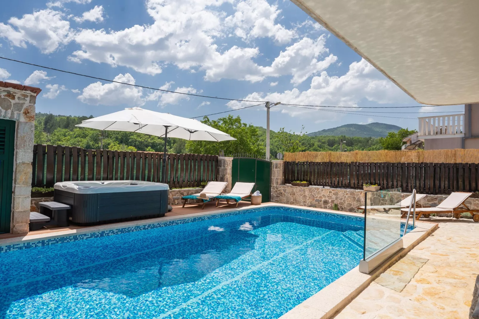 VILLA OLD HOUSE - Schwimmbad