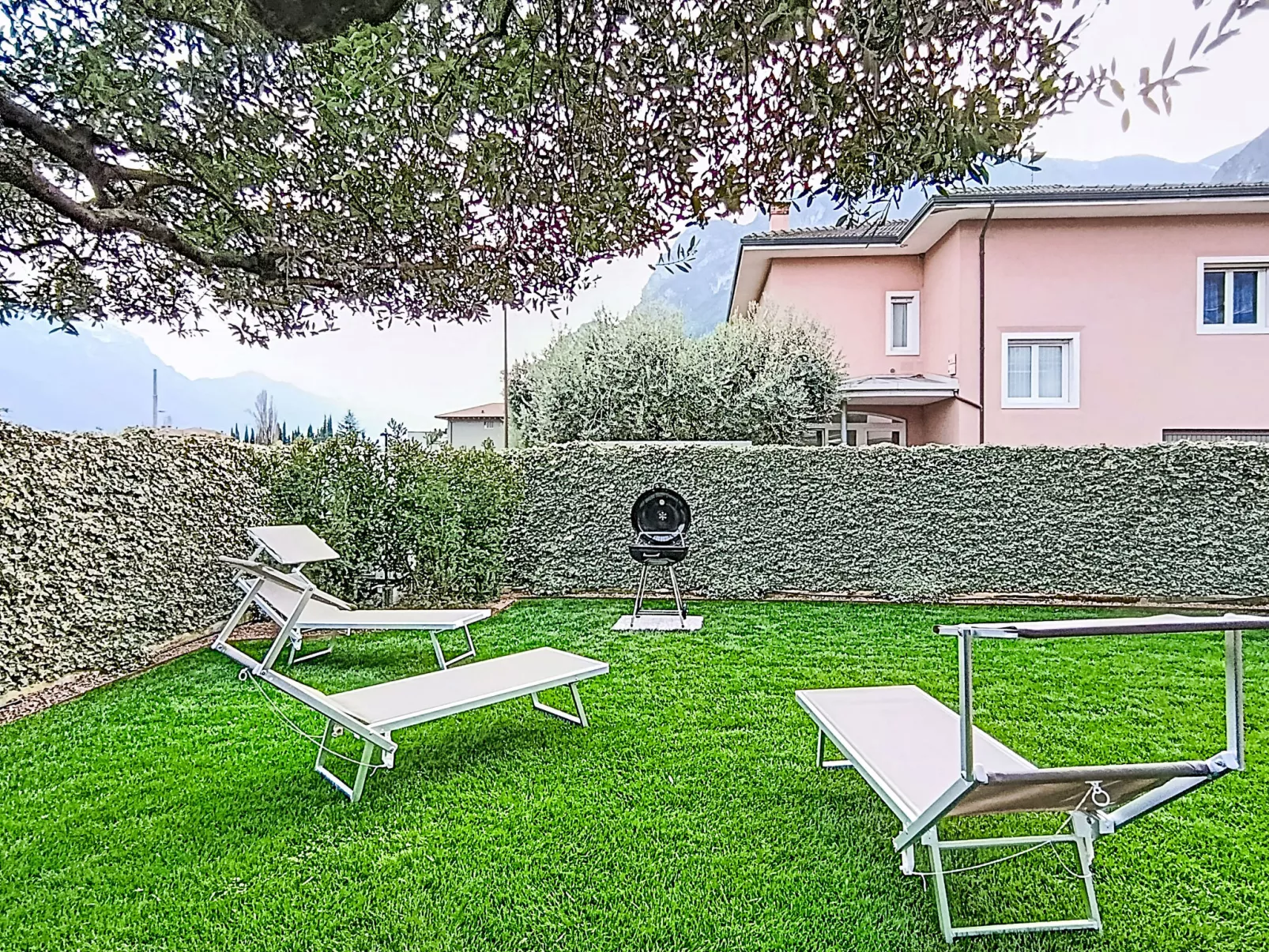 Garda Oasis - Outside