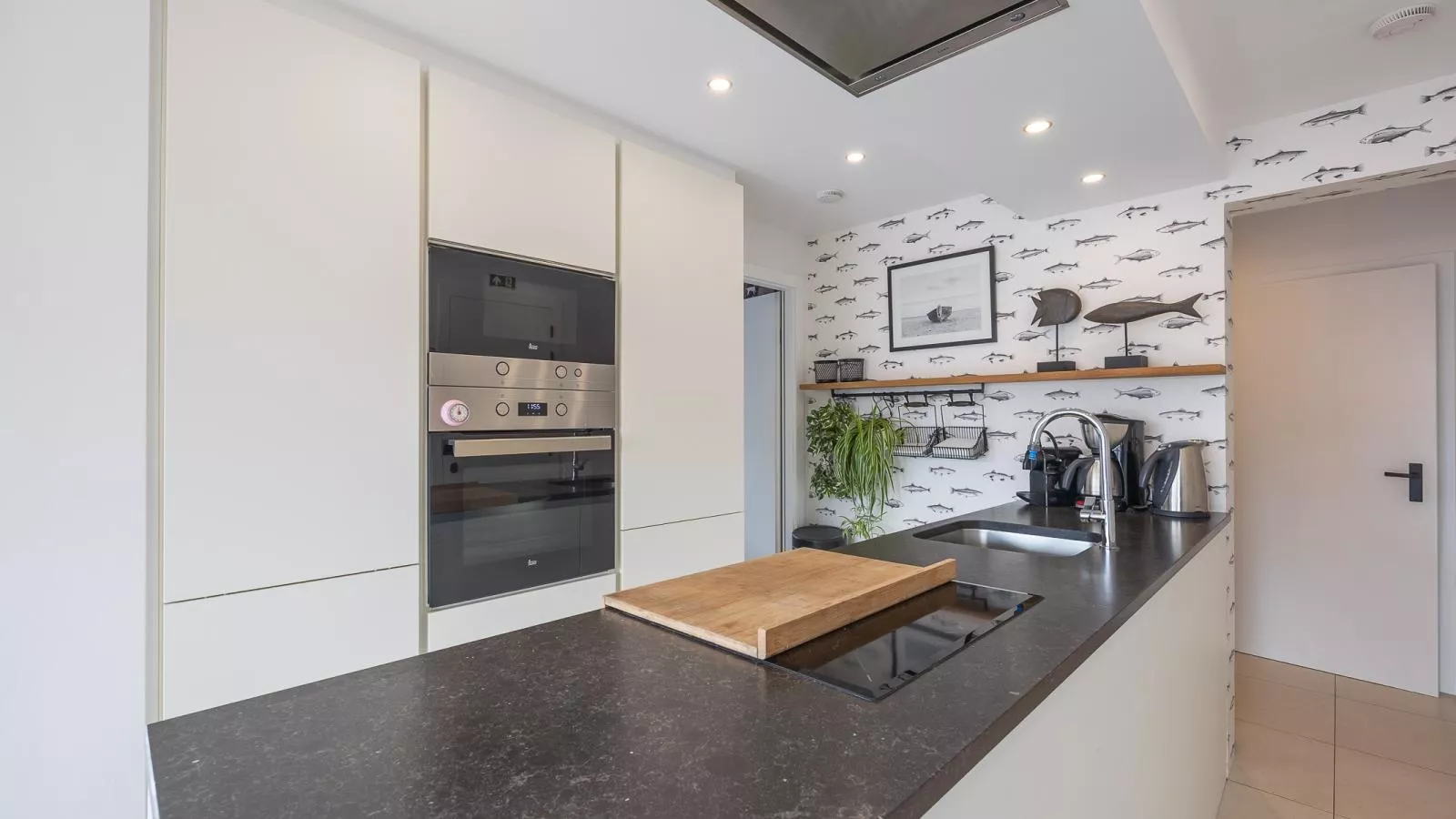 Rising Sun - 0101 - Cuisine