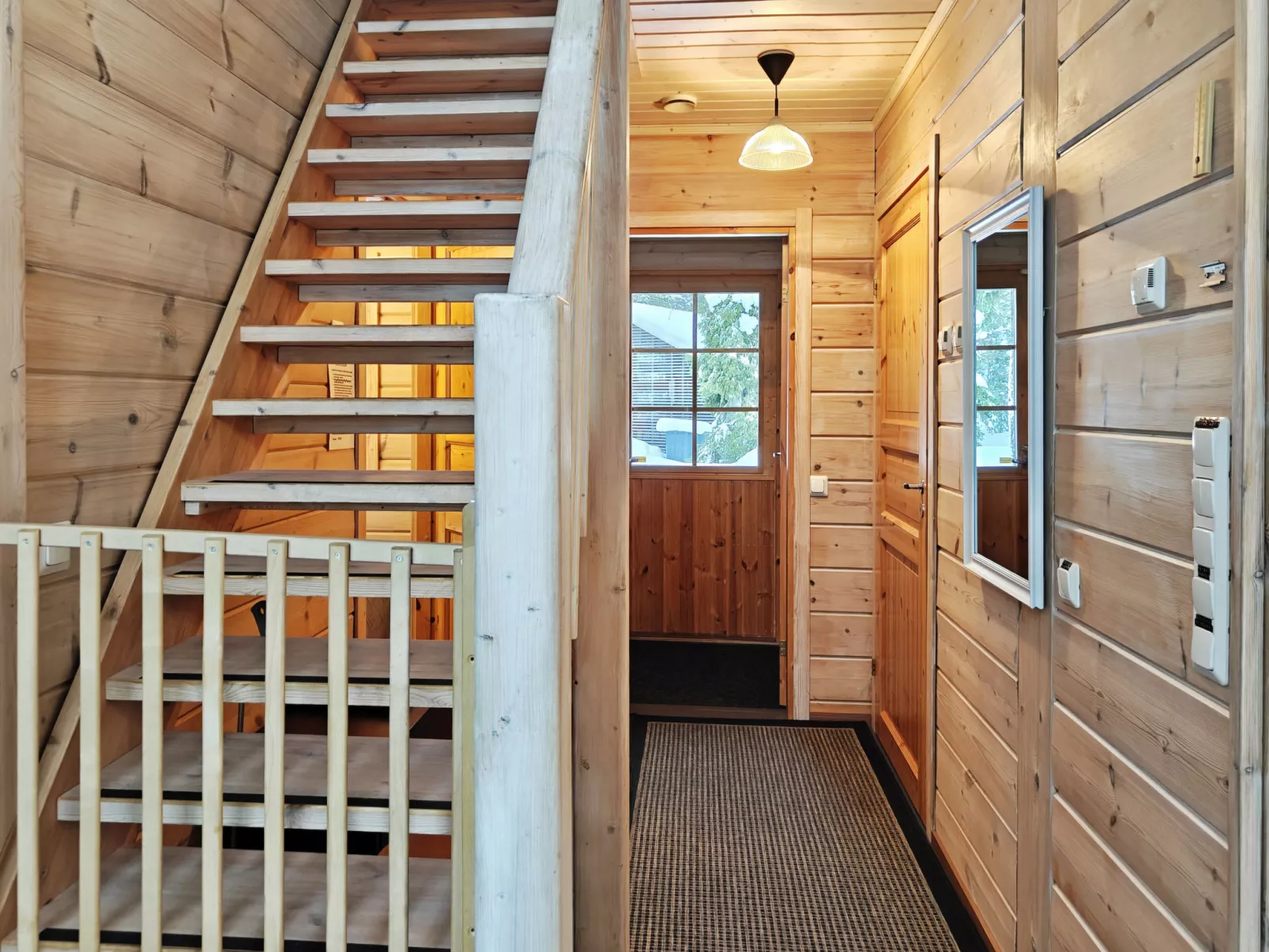 Ihtingin koskikara - Dedans