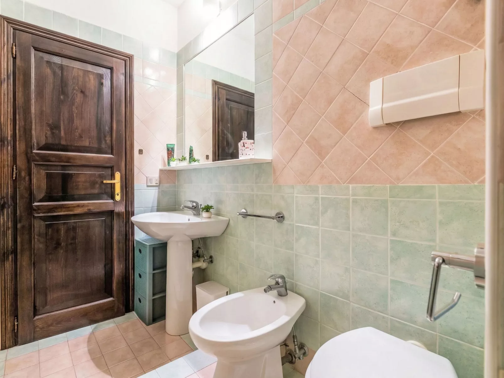 Angela House - Inside