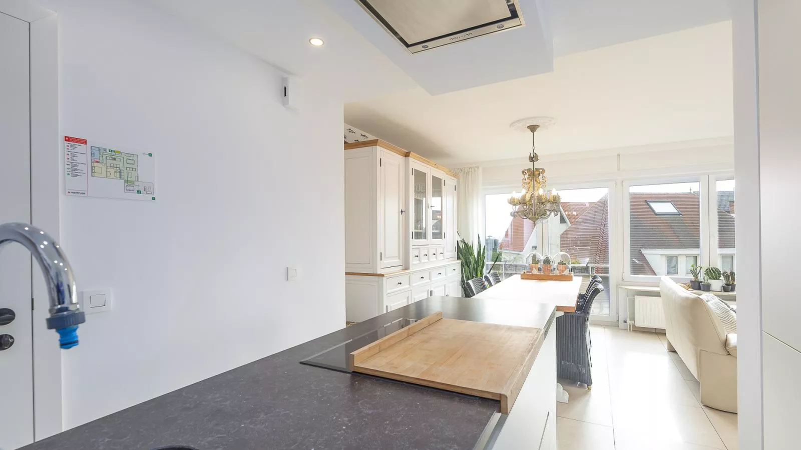 Rising Sun - 0101 - Cuisine