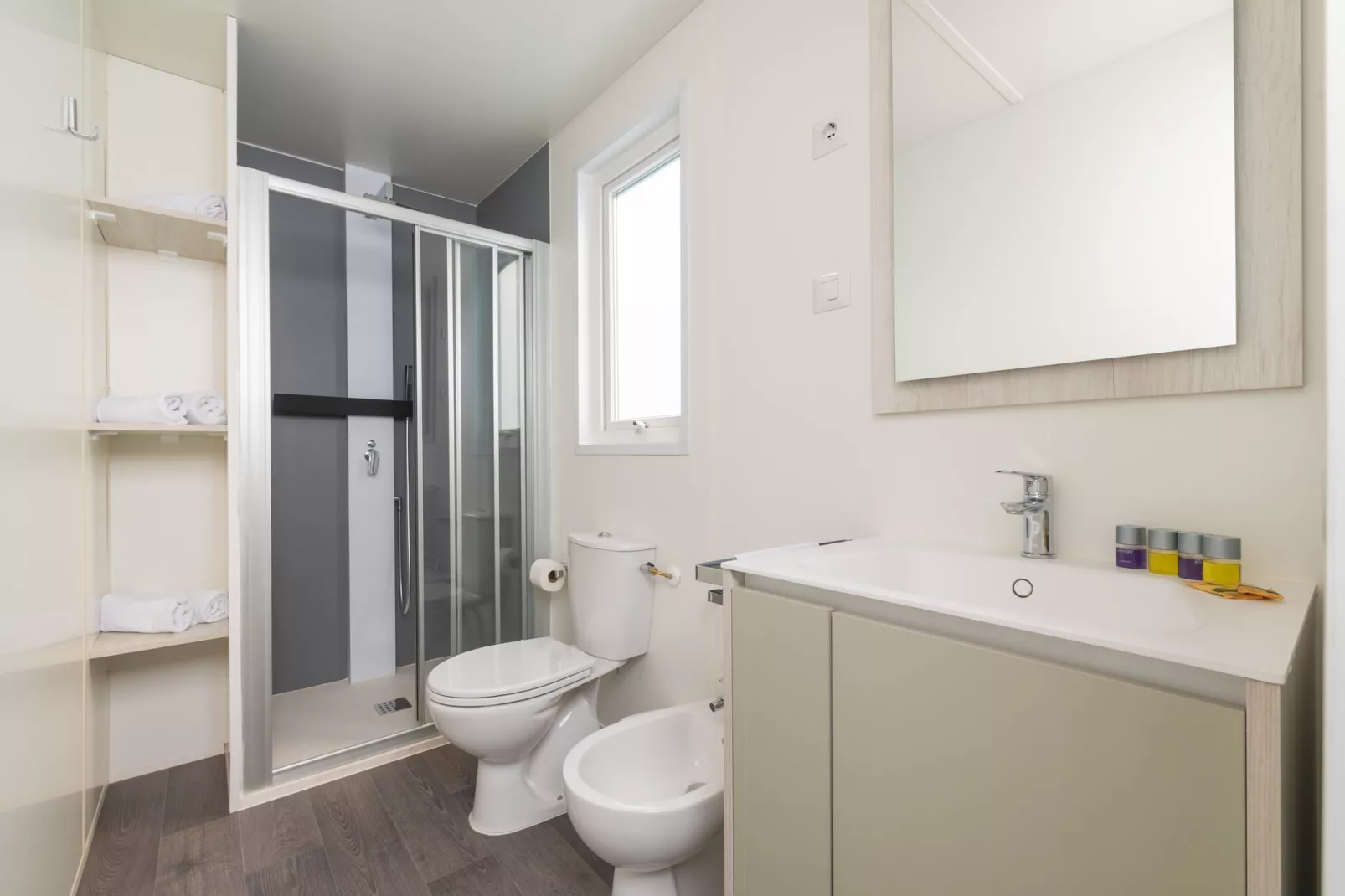 Camping Oliva / PREMIUM mobile home 4 persons PRE4 - Badezimmer