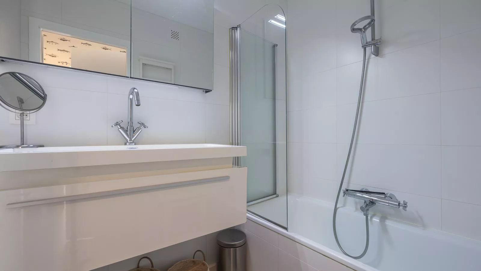 Rising Sun - 0101 - Salle de bain