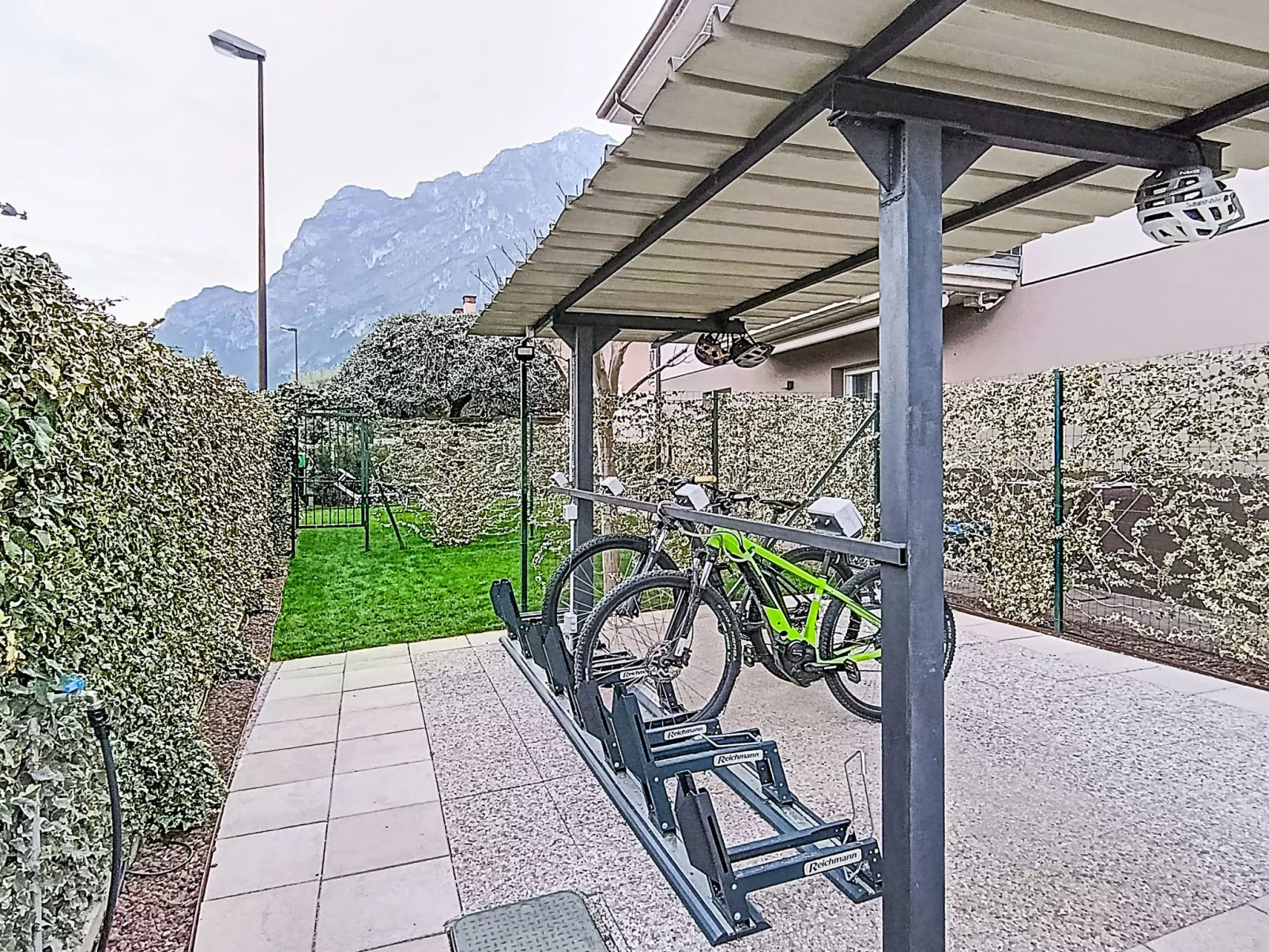 Garda Oasis - Outside