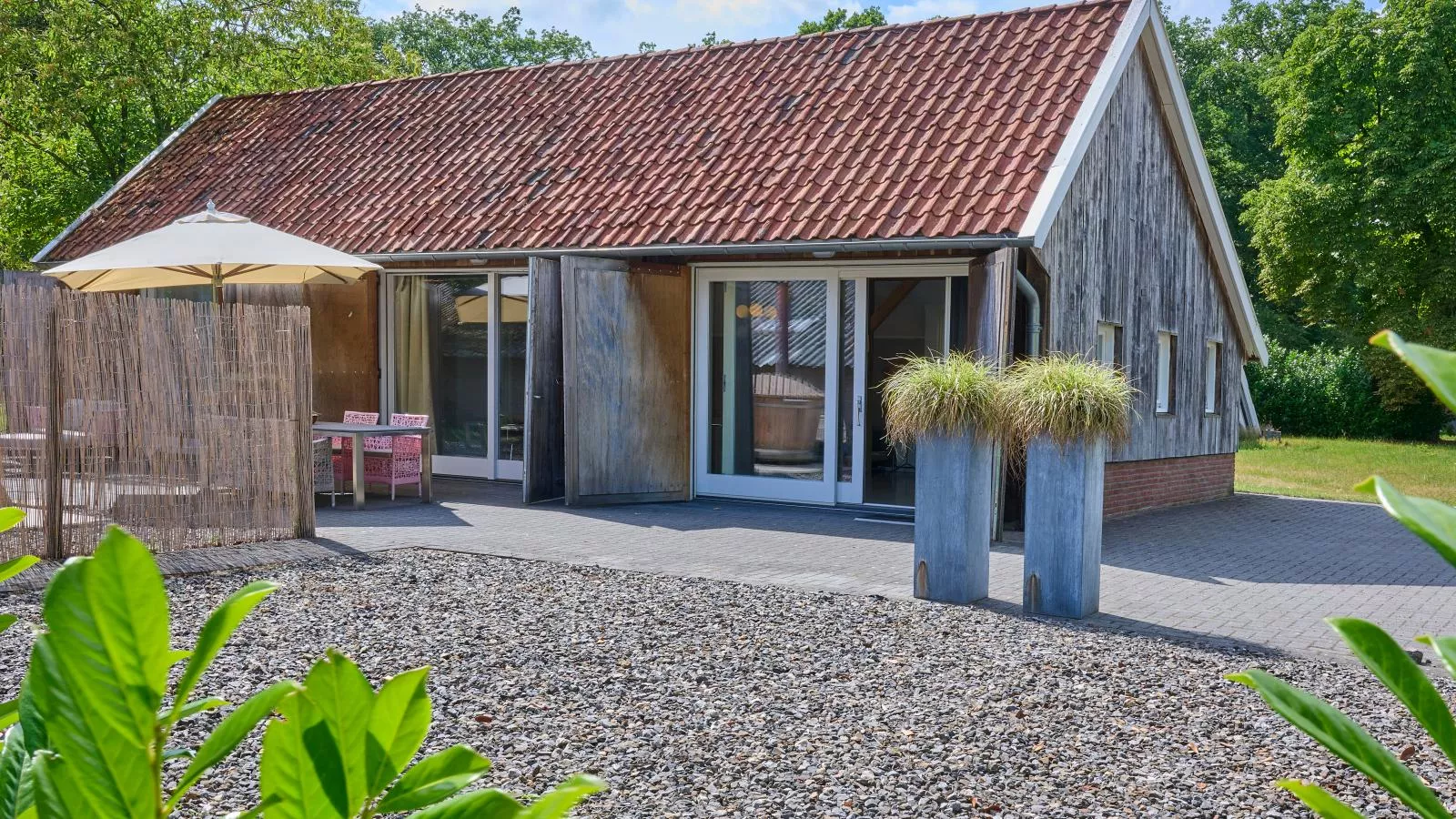 Farmers Lodge Combi - Garten Sommer