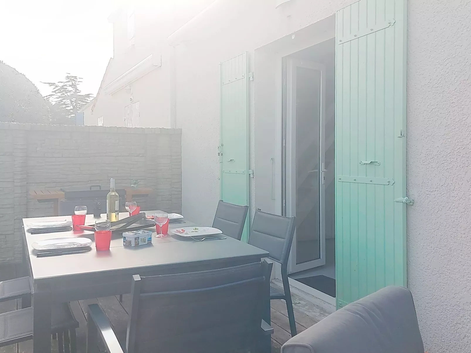 Les Alysées - Draußen