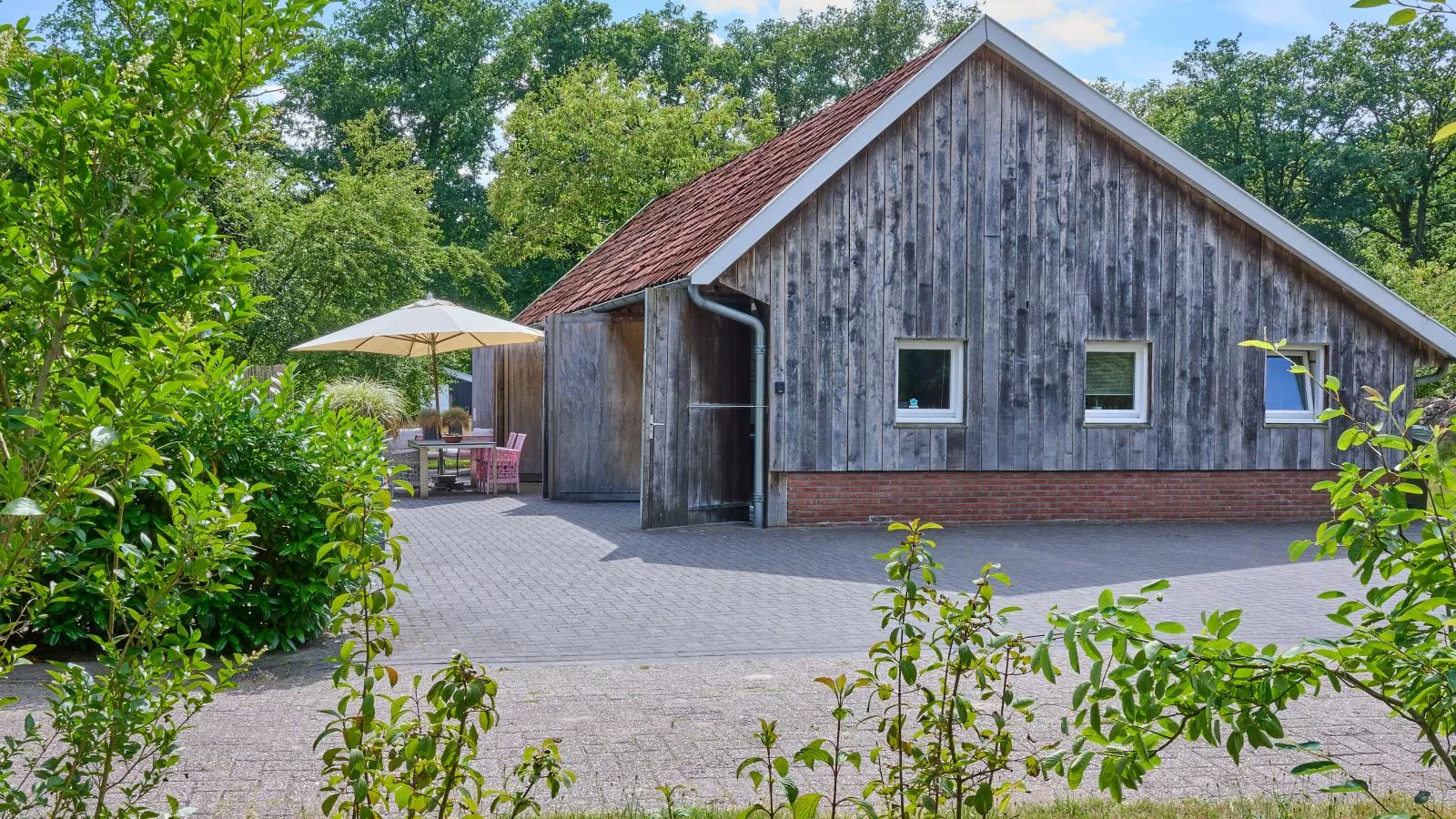 Farmers Lodge Combi - Außenbereich Sommer