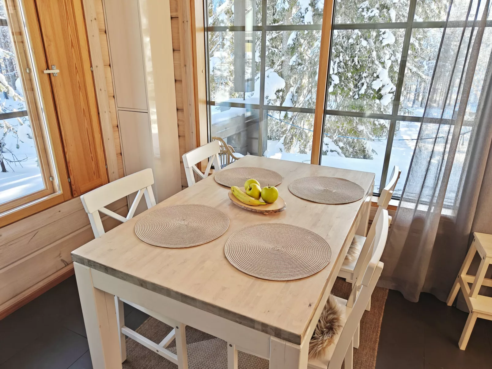 Ihtingin koskikara - Dedans