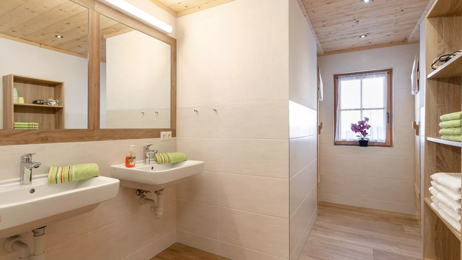 Schönangeralm Skihütte - Badezimmer